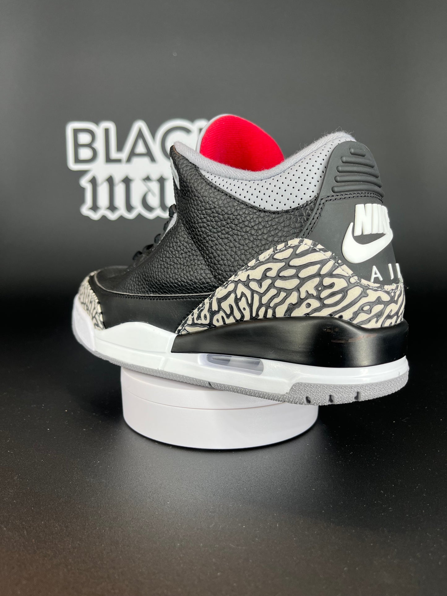 Jordan 3 / Black Cement