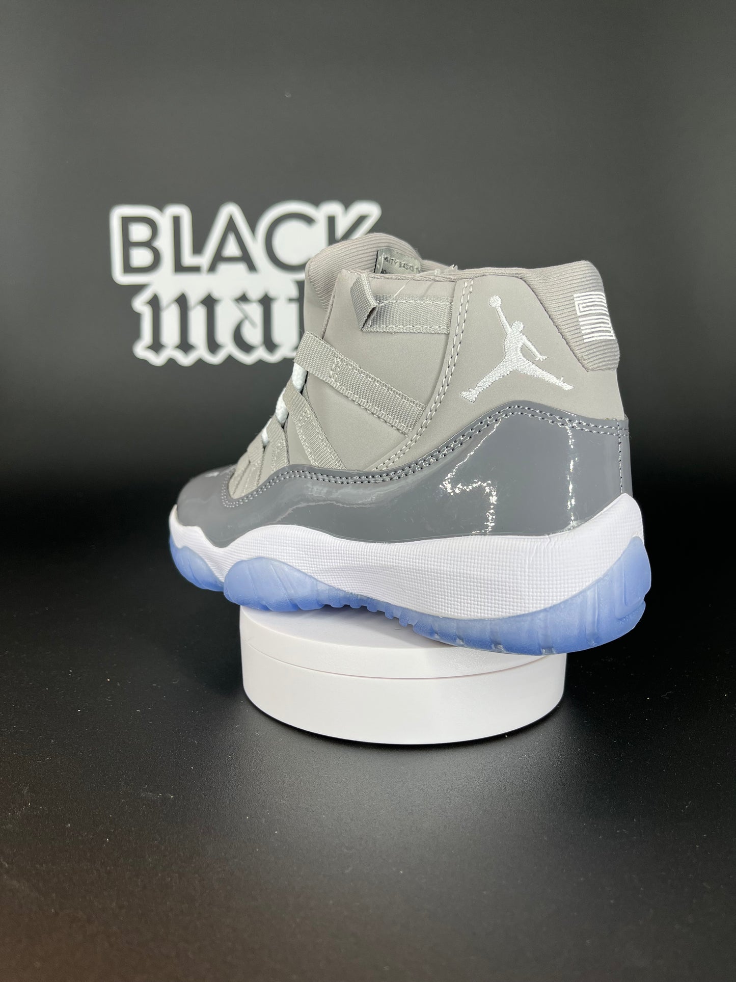 Jordan 11 / Retro Cool Grey