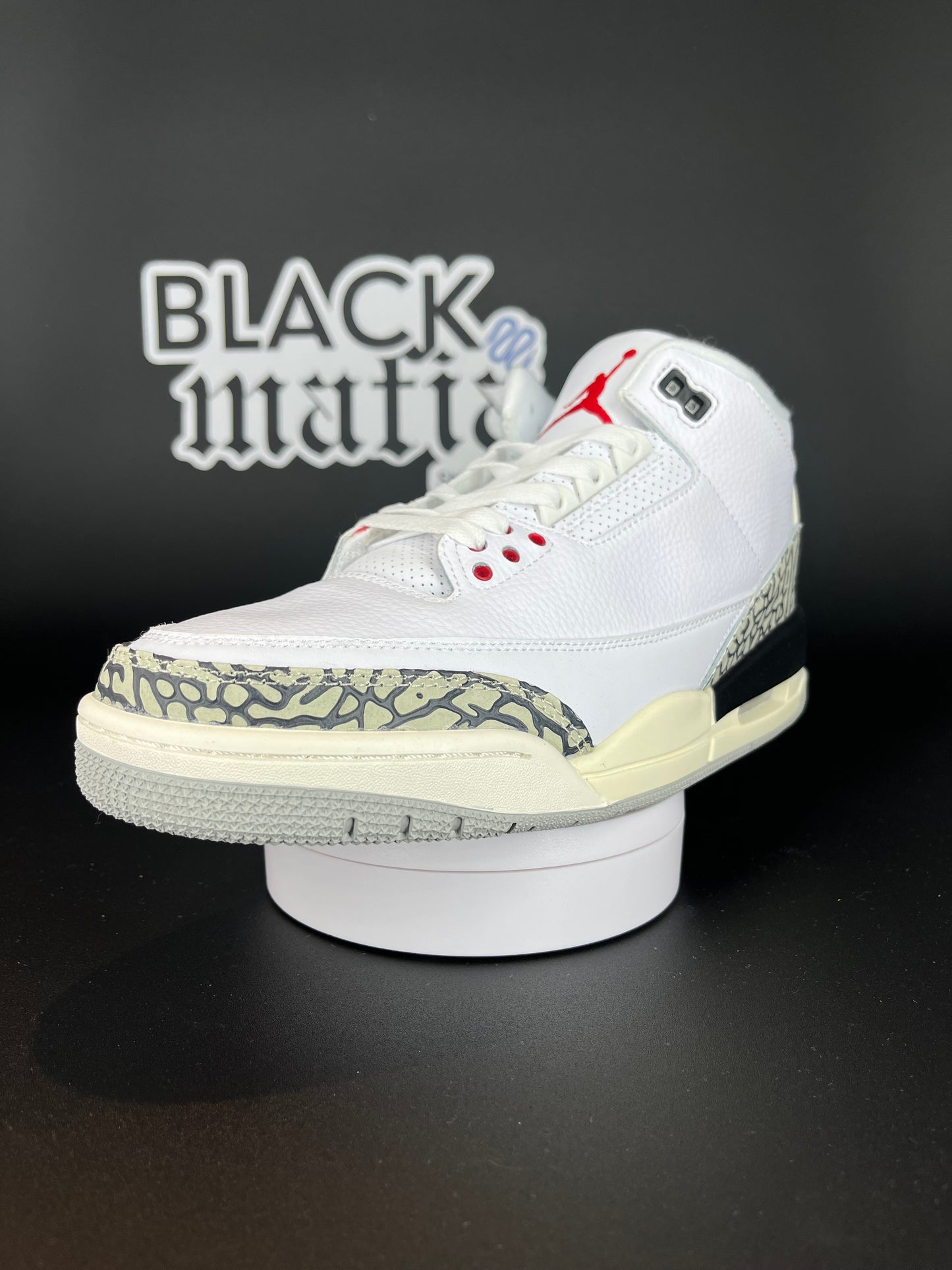 Jordan 3 / White Cement