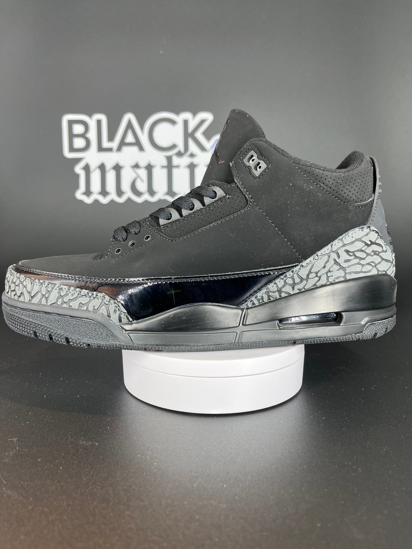 Jordan 3 / Black Cat