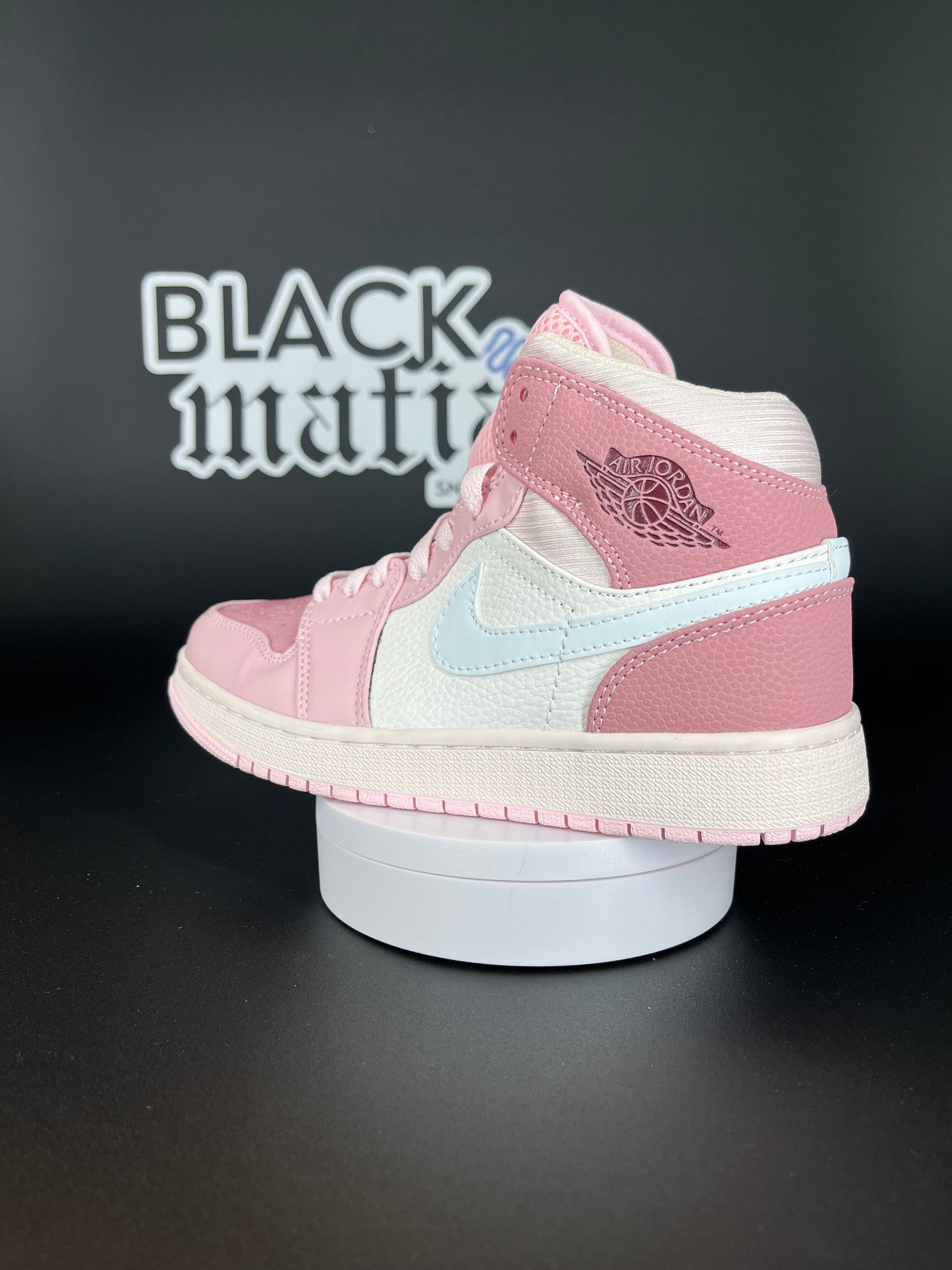 Jordan 1 / Digital Pink