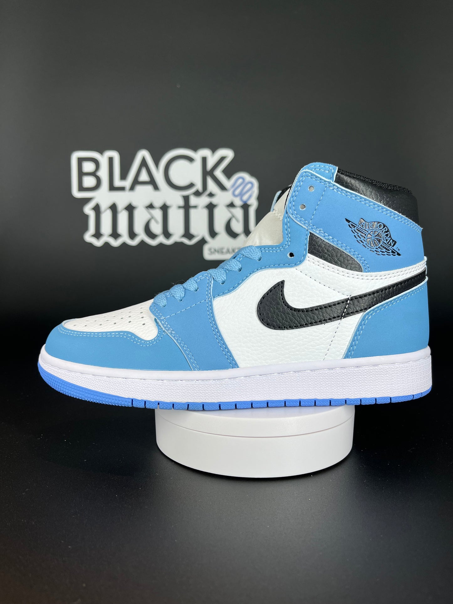 Jordan 1 / University Black & Blue