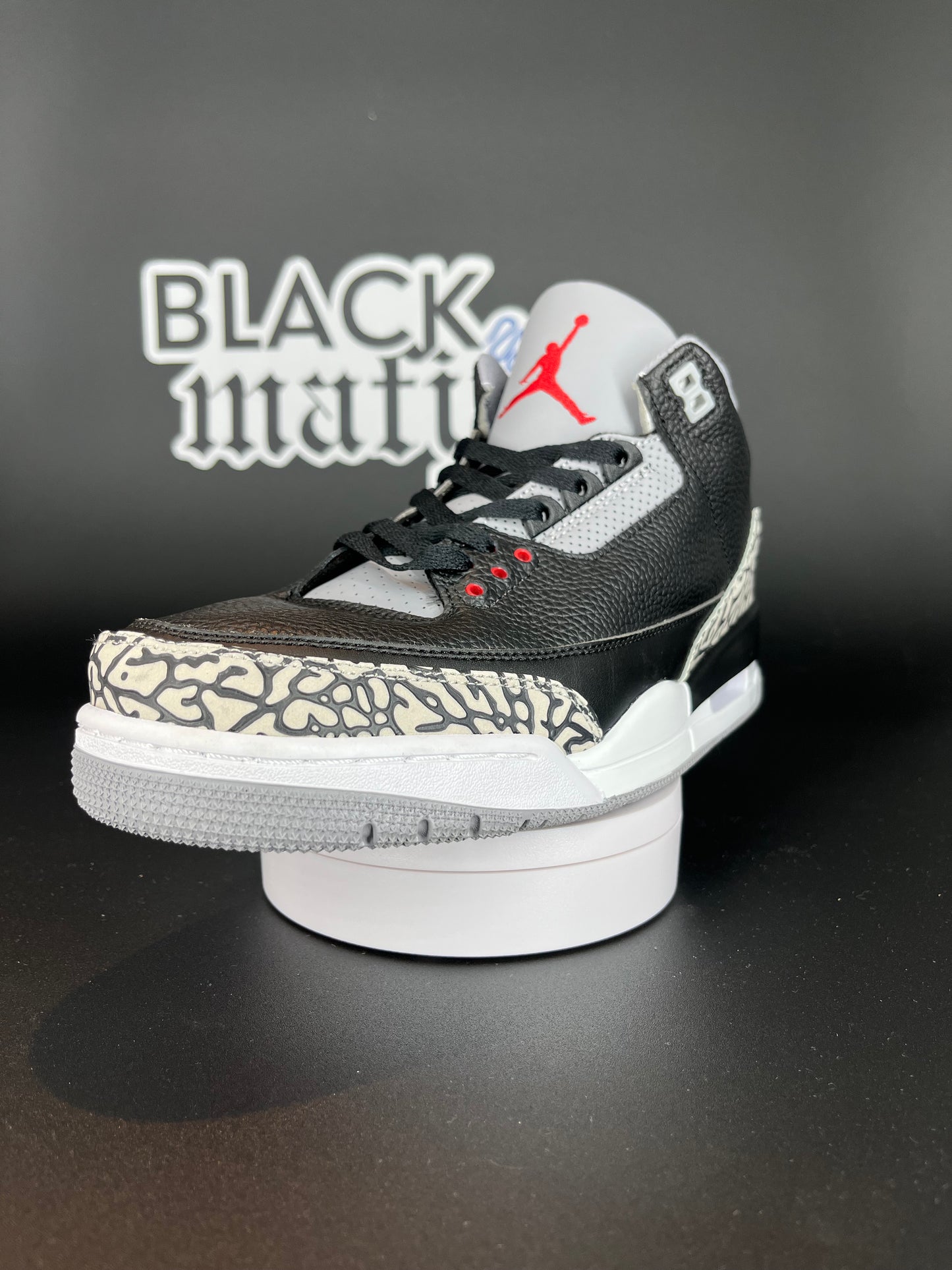 Jordan 3 / Black Cement